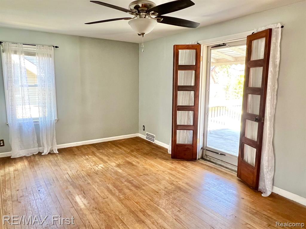 426 W WOODLAND Street, Ferndale, MI 48220 — Photo 15