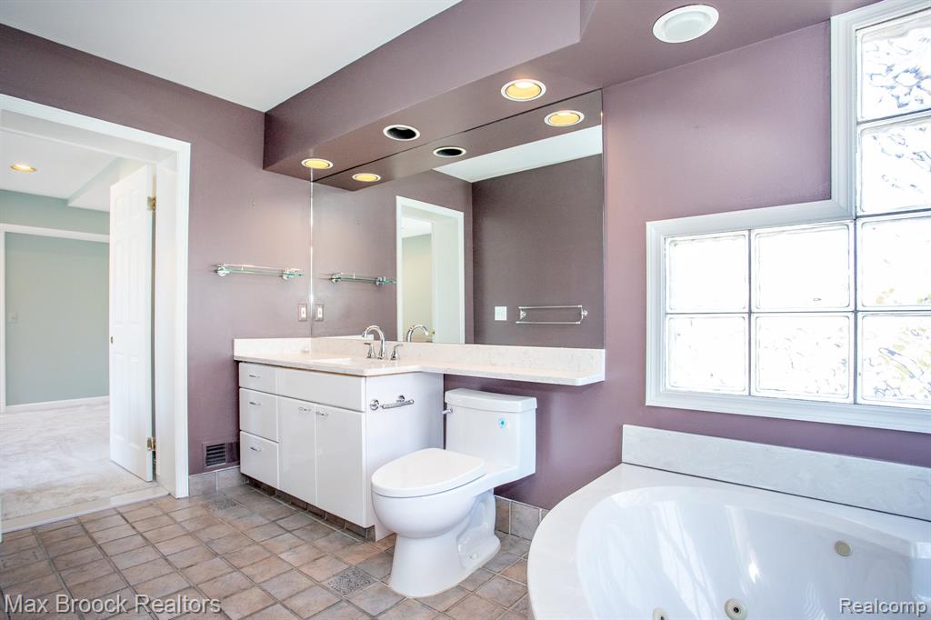 26614 Humber Street, Huntington Woods, MI — Photo 35
