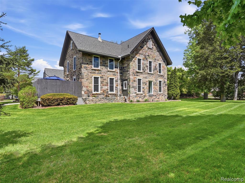 7475 Pinehurst Circle, Bloomfield Hills, MI 48301 — Photo 39
