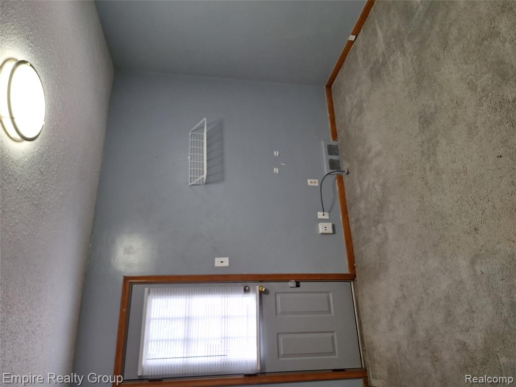 8547 Kinloch Street, Dearborn Heights, MI 48127 — Photo 15