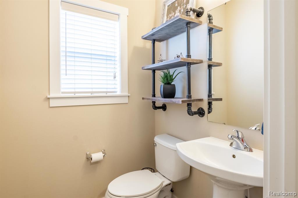 9595 NEUMANN Circle, Ypsilanti, MI 48197 — Photo 23