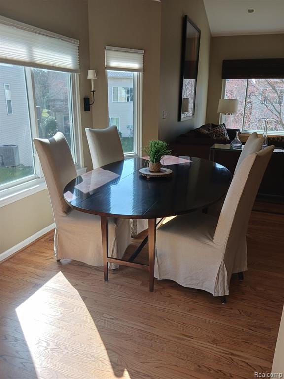644 MILL POINTE Drive, Milford, MI 48381 — Photo 9
