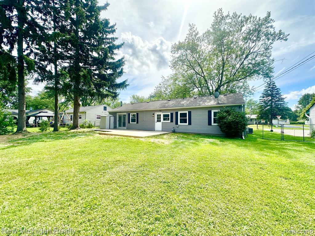 6109 WOODSDALE Drive, Grand Blanc, MI 48439 — Photo 23