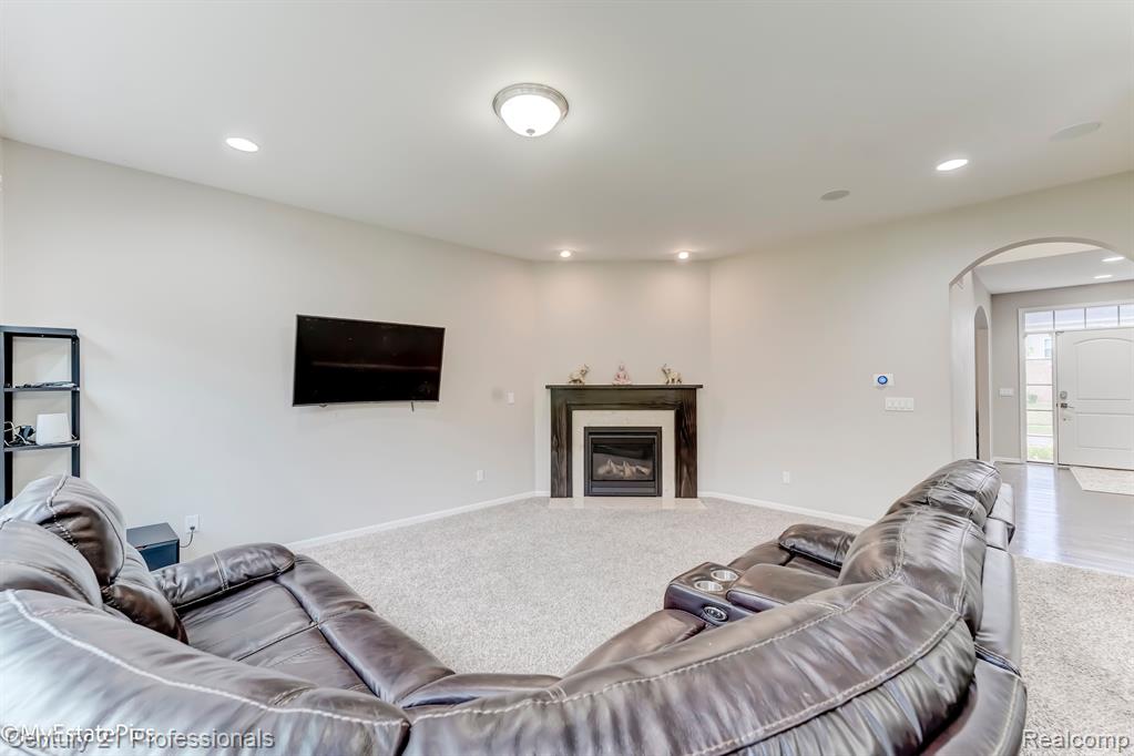 50784 SEVILLA Circle, Novi, MI — Photo 34