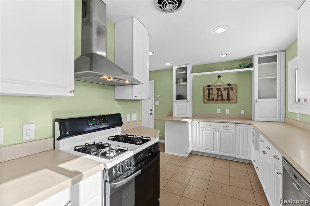 7275 Merrybrook, West Bloomfield, MI — Photo 12