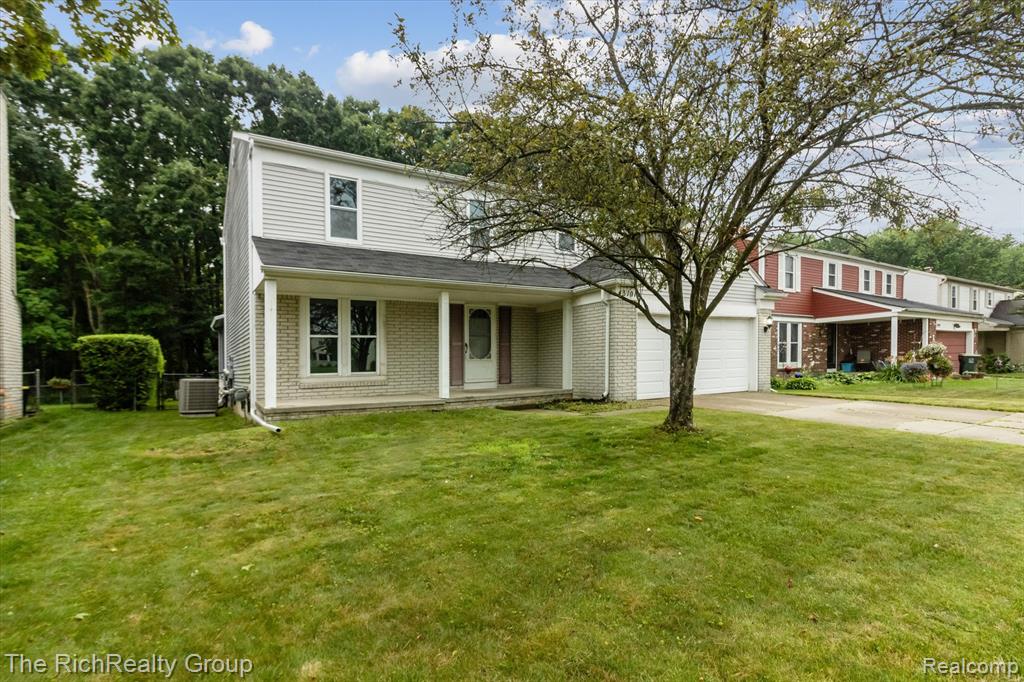 43101 LANCELOT Drive, Canton, MI 48188 — Photo 2