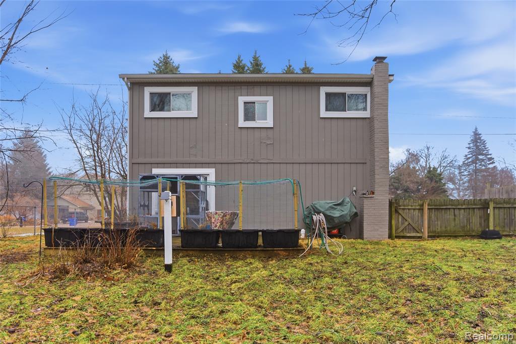 875 Scott Lake Road, Waterford, MI 48328 — Photo 34