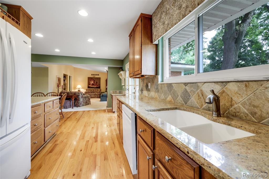 31698 Southview Street, Beverly Hills, MI 48025 — Photo 19