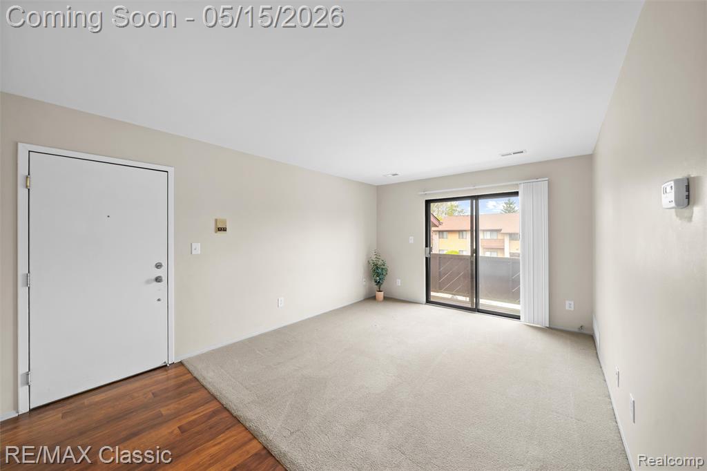 7362 Manor Circle, 203, Westland, MI — Photo 5