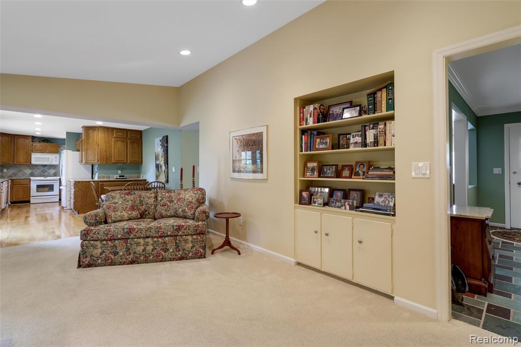 31698 Southview Street, Beverly Hills, MI 48025 — Photo 9
