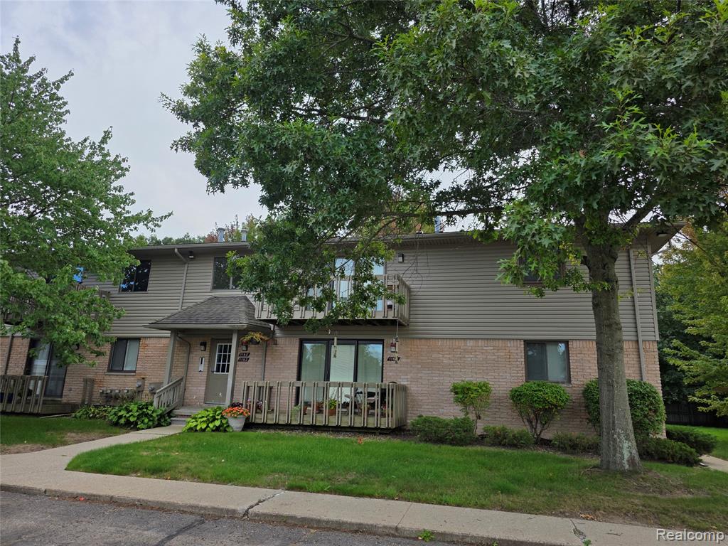 1164 Hillcrest Drive, Oxford, MI 48371