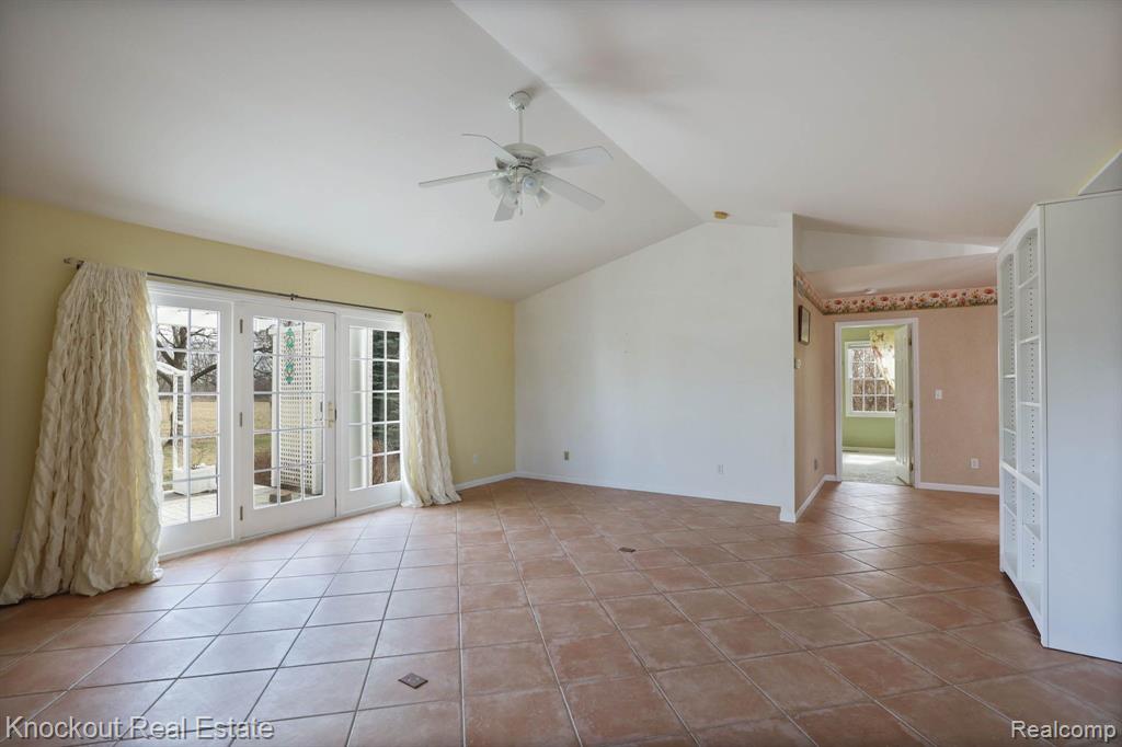 4887 CANTERBURY, Vassar, MI 48768 — Photo 21