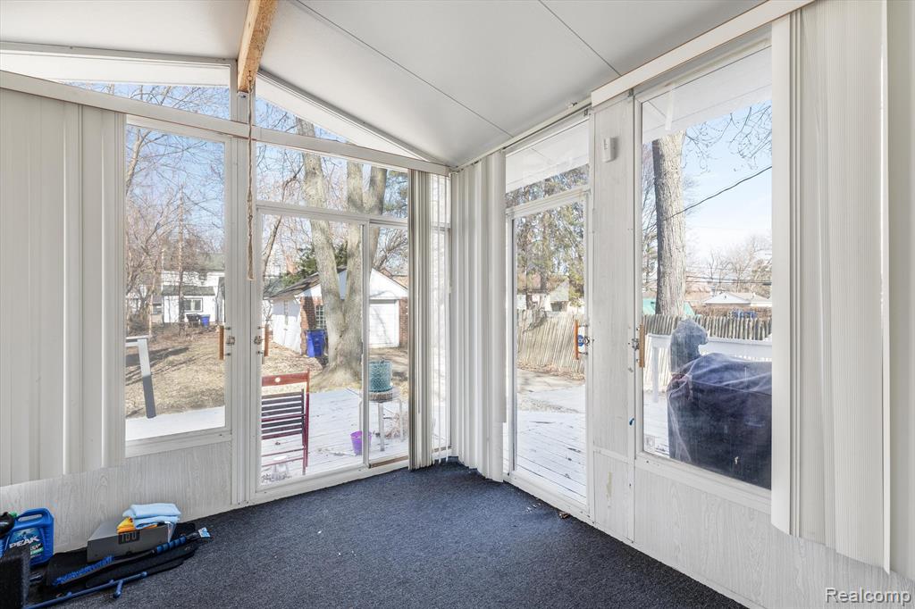 5220 LANNOO Street, Grosse Pointe, MI 48236 — Photo 17