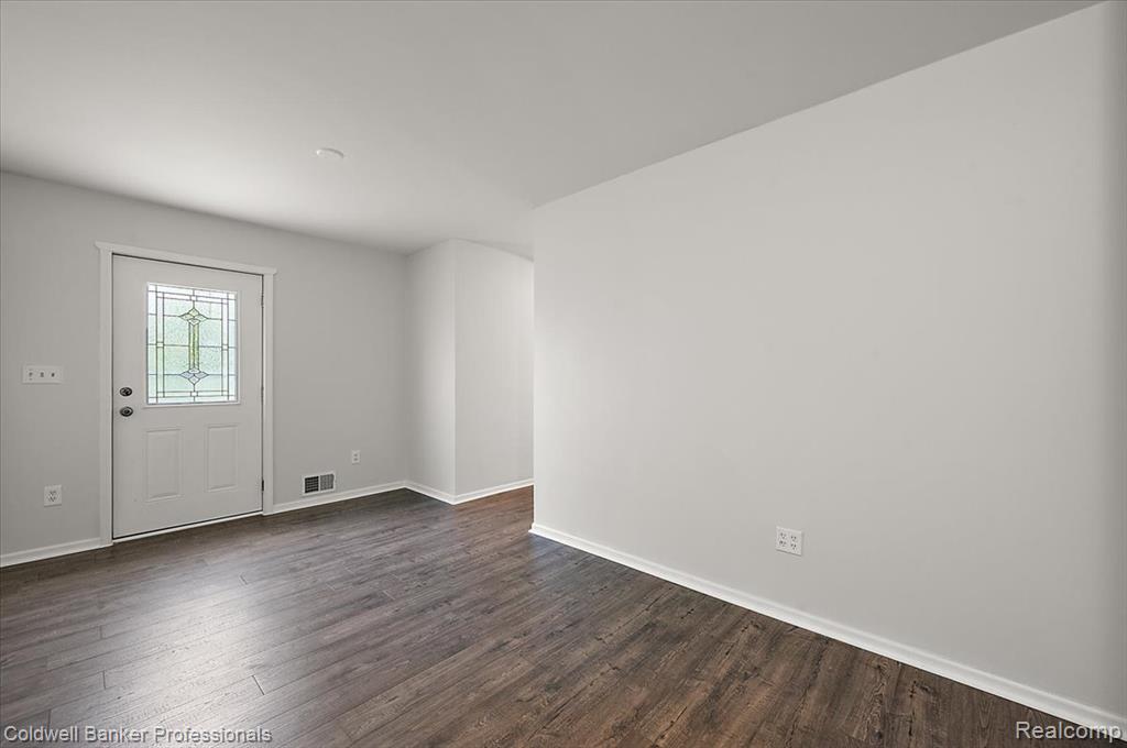 5714 Five Lakes Road, North Branch, MI 48461 — Photo 14
