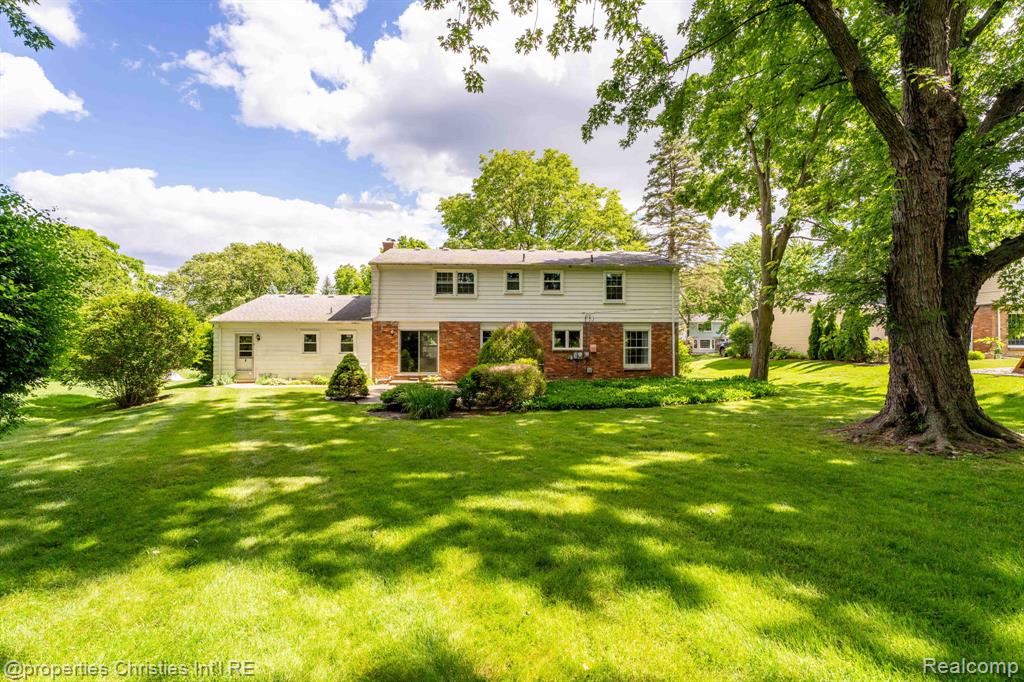 5600 Woodwind Drive, Bloomfield Hills, MI 48301 — Photo 35