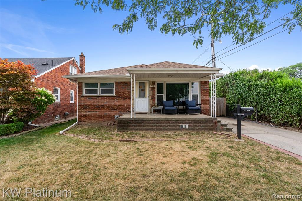22300 Alger Street, Saint Clair Shores, MI 48080