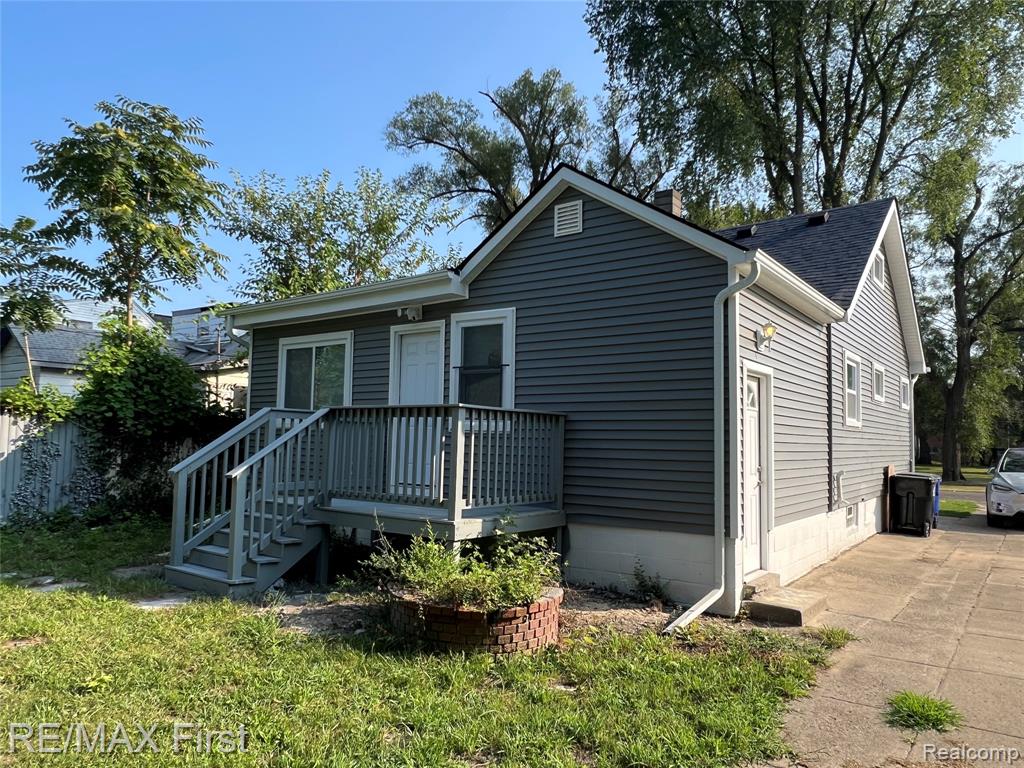5010 ANATOLE Street, Grosse Pointe, MI 48236 — Photo 4
