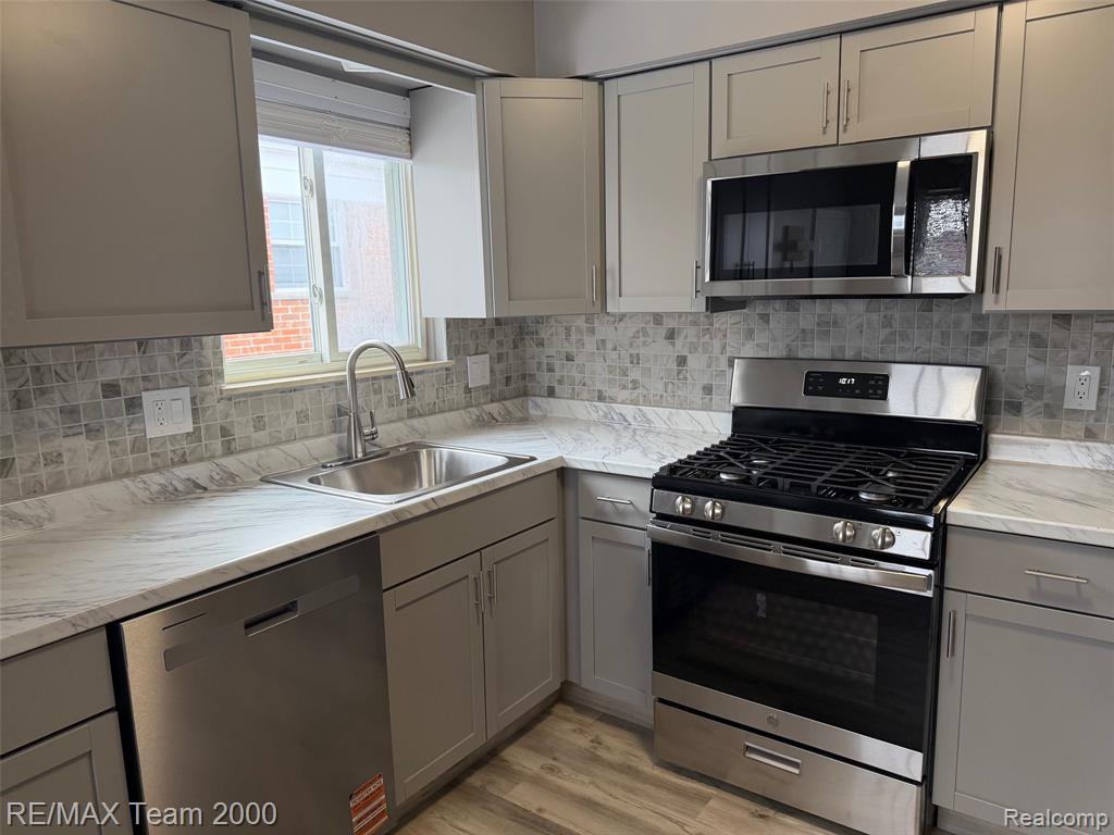6491 N Silvery Lane, Dearborn Heights, MI 48127 — Photo 9
