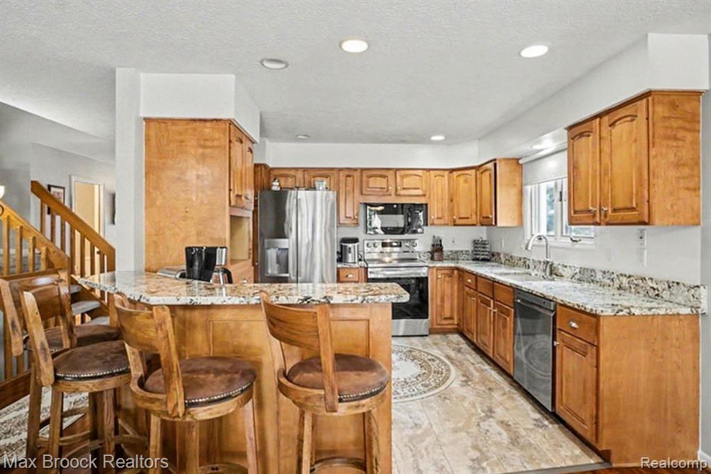 6510 Scenic Pines Court, Clarkston, MI — Photo 9