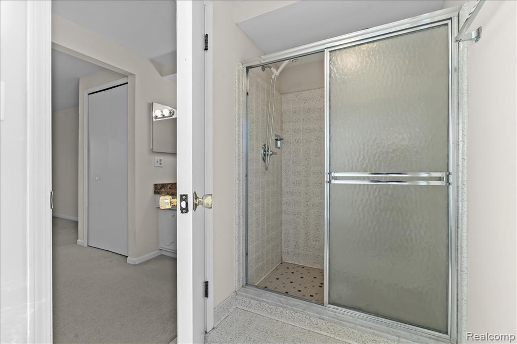 5394 Tequesta Drive, West Bloomfield, MI 48323 — Photo 29