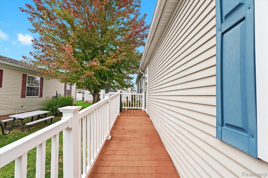 11092 Indianwood Court, South Lyon, MI 48178 — Photo 3