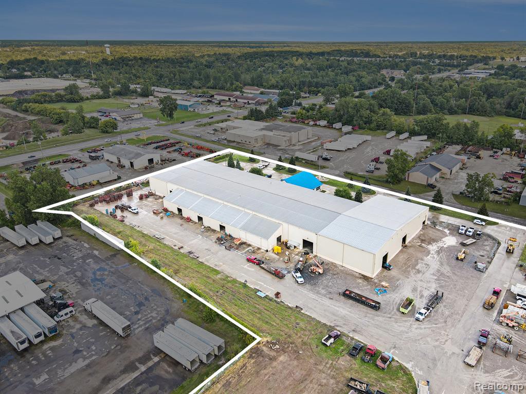 4072 Flint Asphalt Drive, Burton, MI 48529 — Photo 11