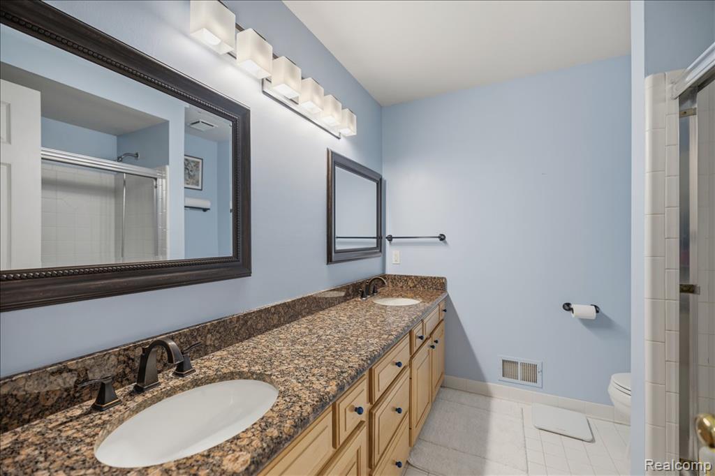4471 S Castlewood Court, Auburn Hills, MI 48326 — Photo 39