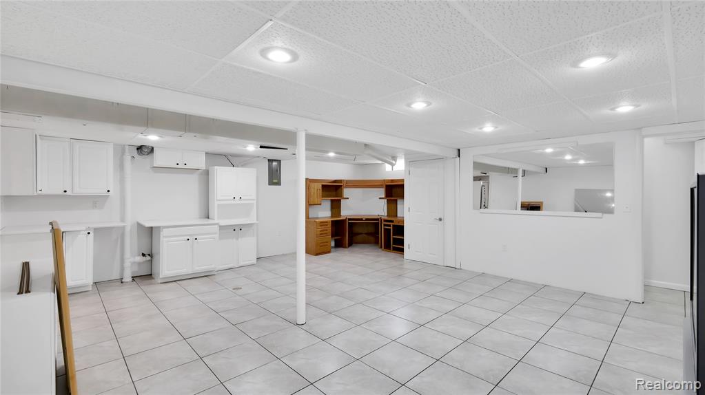 42938 Gainsley Drive, Sterling Heights, MI 48313 — Photo 14
