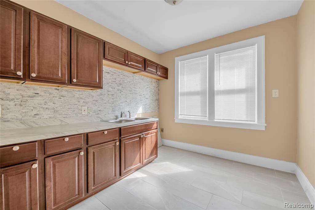 5044 Fairview Street, Detroit, MI 48213 — Photo 22