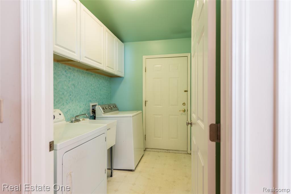61019 Evergreen Court, 22, South Lyon, MI 48178 — Photo 10