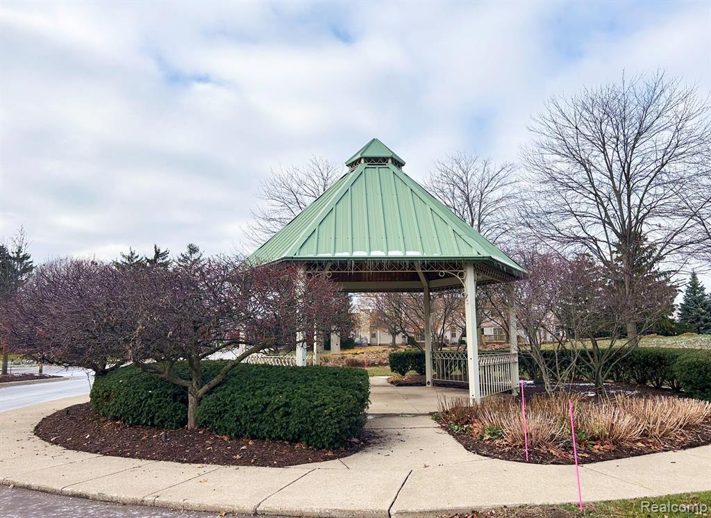 23074 FAIRLANE Boulevard, 6, Woodhaven, MI 48183 — Photo 3