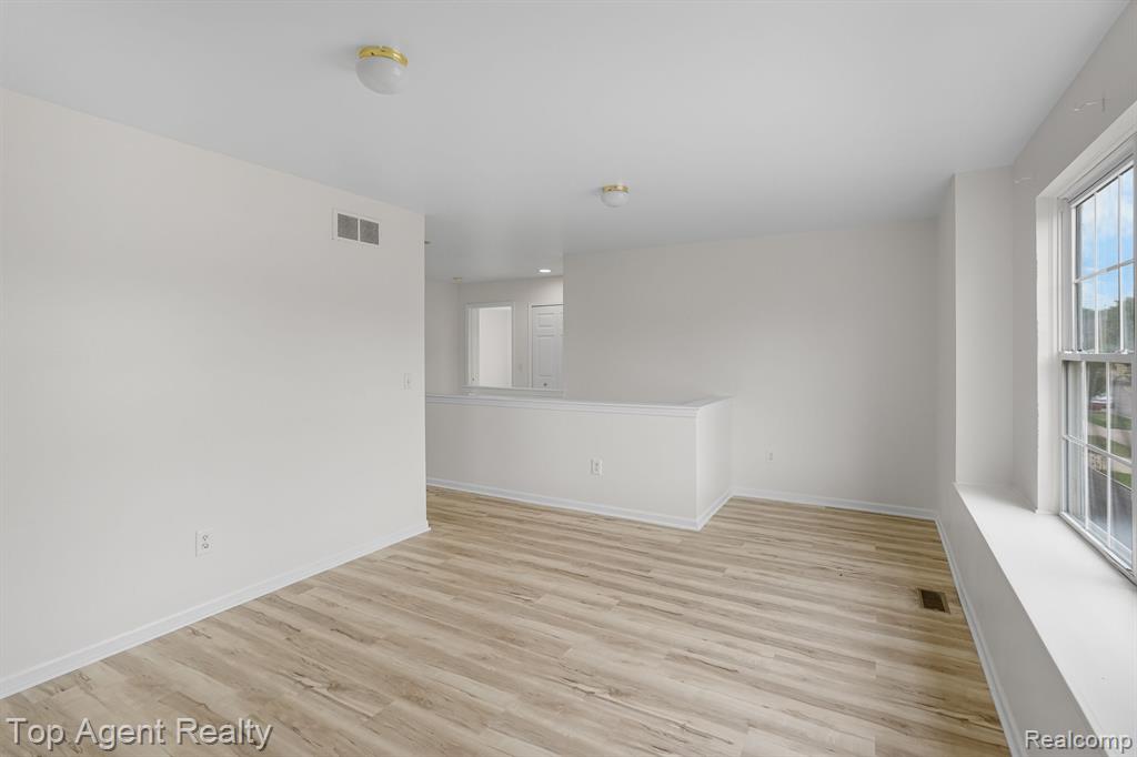 42117 CAMDEN Road, Belleville, MI 48111 — Photo 29