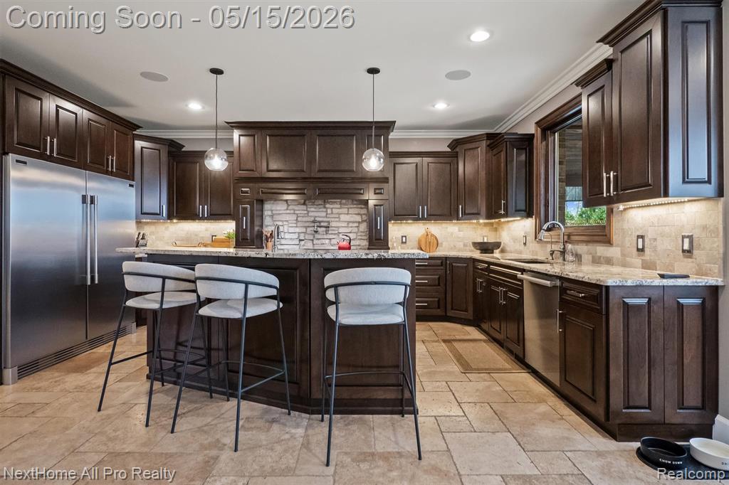 12385 Boulder Pass Drive, Milford, MI 48380 — Photo 8