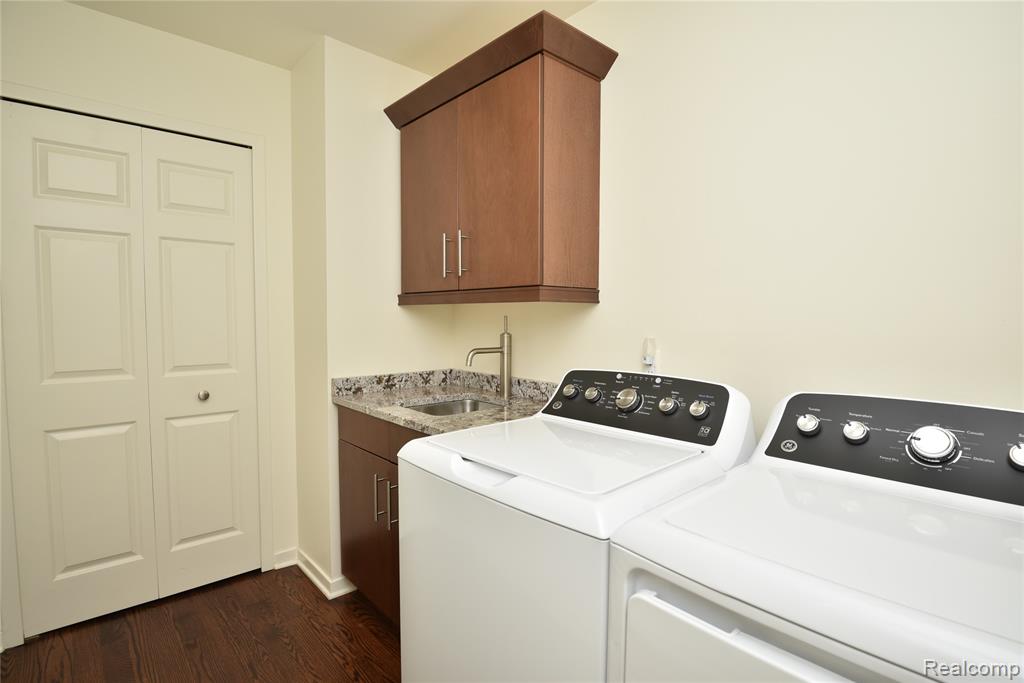 6536 Pleasant Lake Court, West Bloomfield, MI — Photo 27