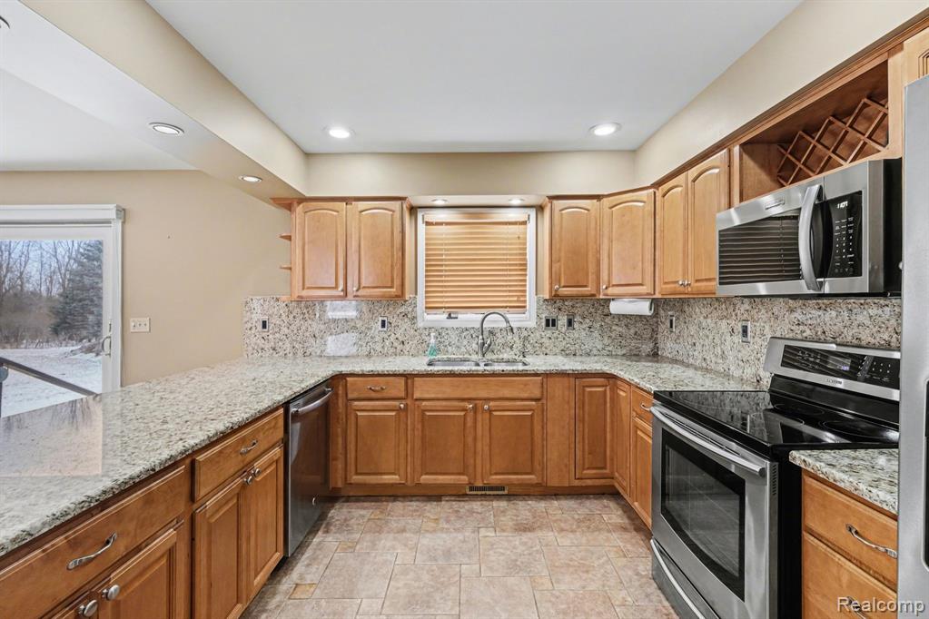 10085 N Hunt Court, Davison, MI 48423 — Photo 11