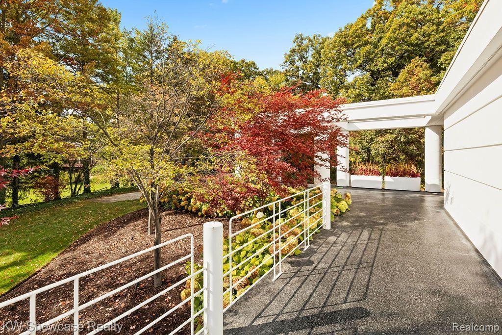 5028 OAKWOOD COURT, Commerce Twp, MI 48382 — Photo 17