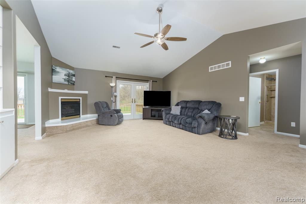10488 W Grand River Road, Fowlerville, MI 48836 — Photo 4