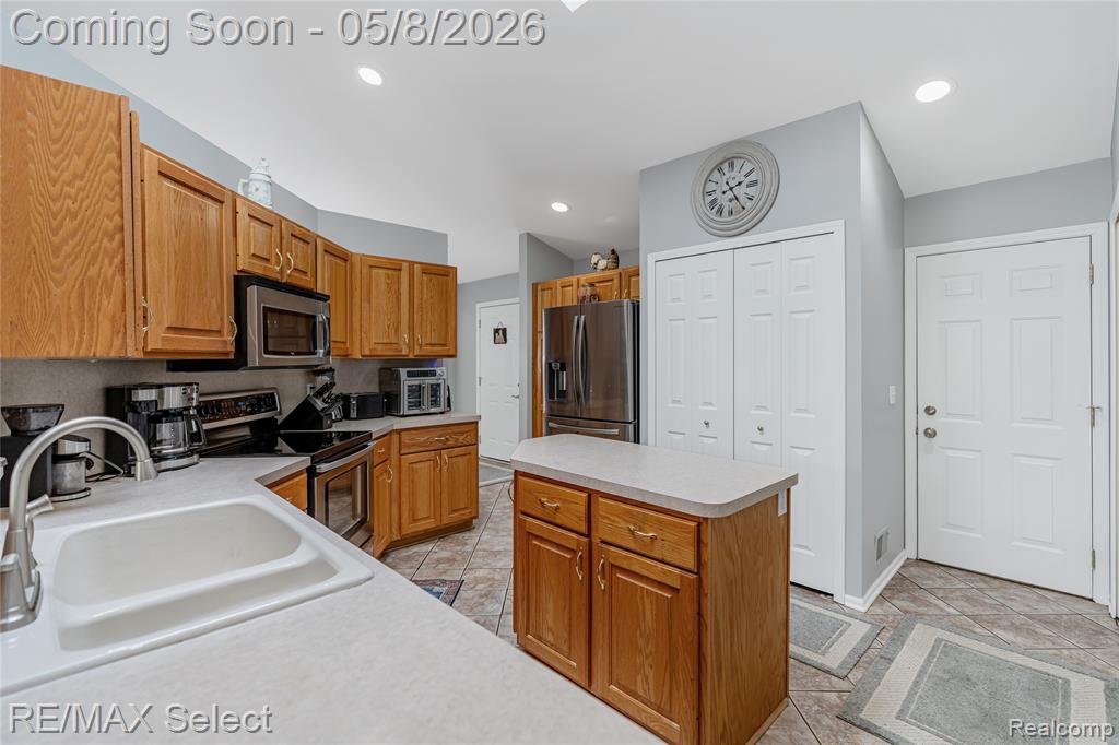 9607 Creek View Court, Davison, MI 48423 — Photo 21