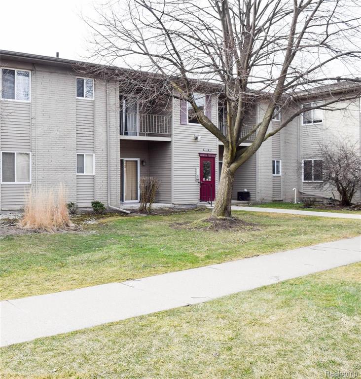 9960 ALLEN POINTE Drive, Allen Park, MI 48101 — Photo 2
