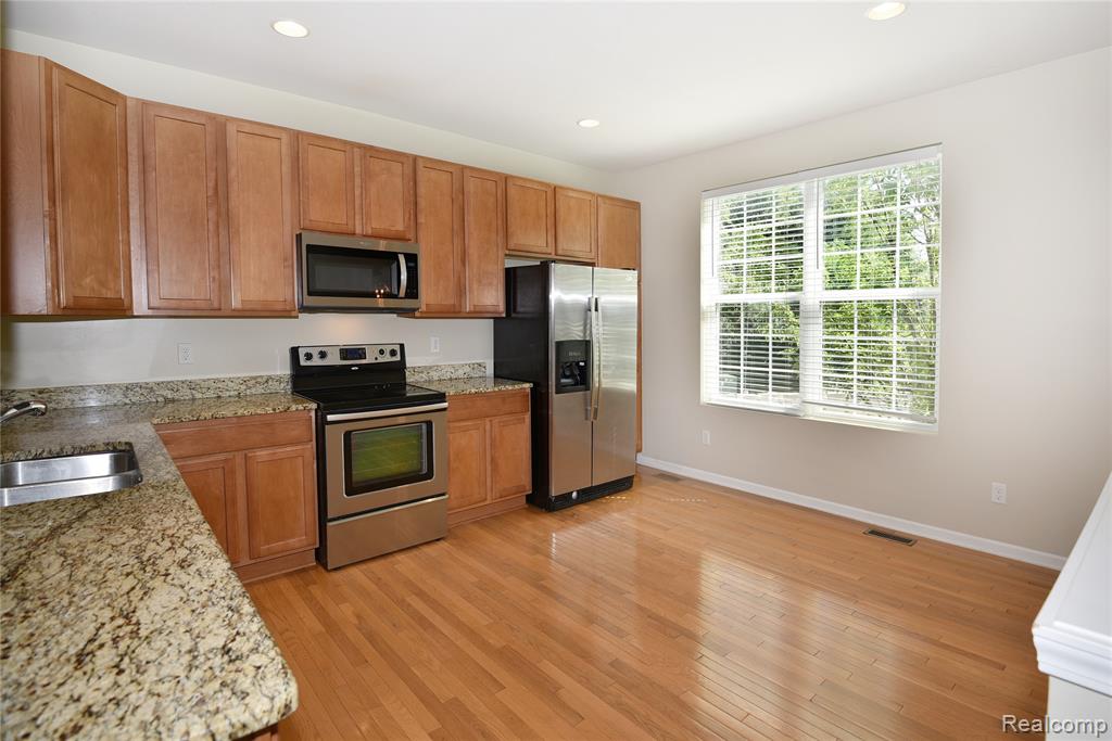 44458 Gwinnett Loop, Novi, MI — Photo 4