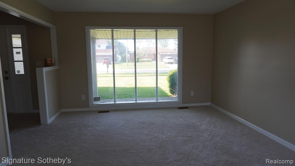 4415 FOX HILL Drive, Sterling Heights, MI 48310 — Photo 8