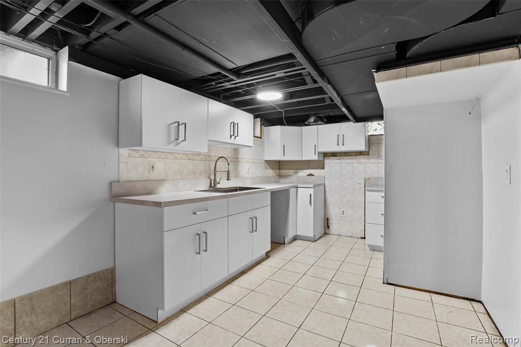 7910 Orchard Avenue, Dearborn, MI 48126 — Photo 20