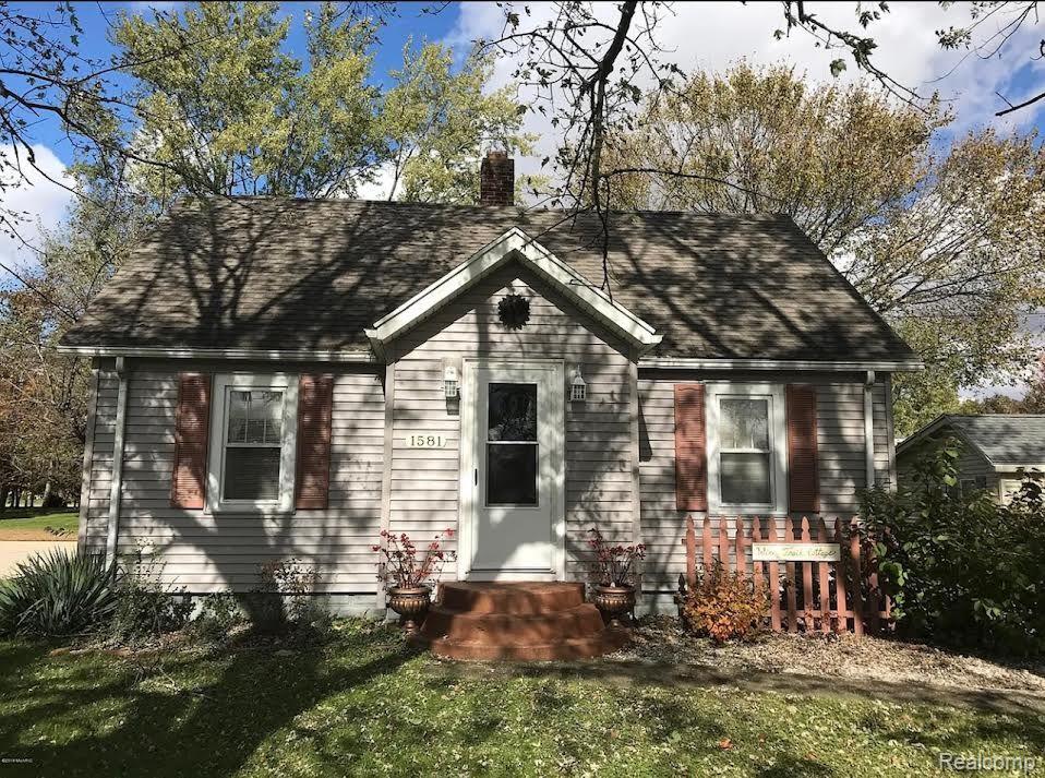 1581 LEMON CREEK Road, Baroda, MI 49101 — front exterior