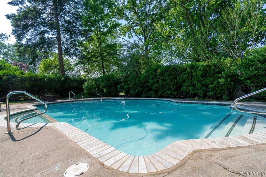 5156 Chestershire Court, West Bloomfield, MI — Photo 51