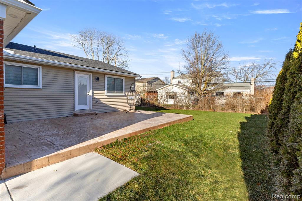 27020 Havelock Drive, Dearborn Heights, MI 48127 — Photo 63