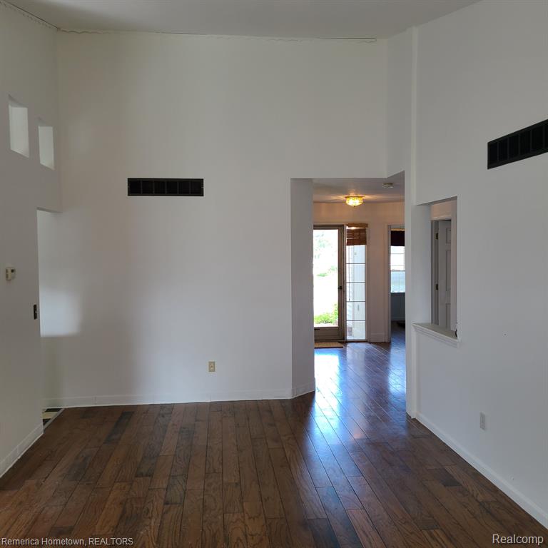 497 LILLY VIEW Court, 48, Howell, MI 48843 — Photo 4