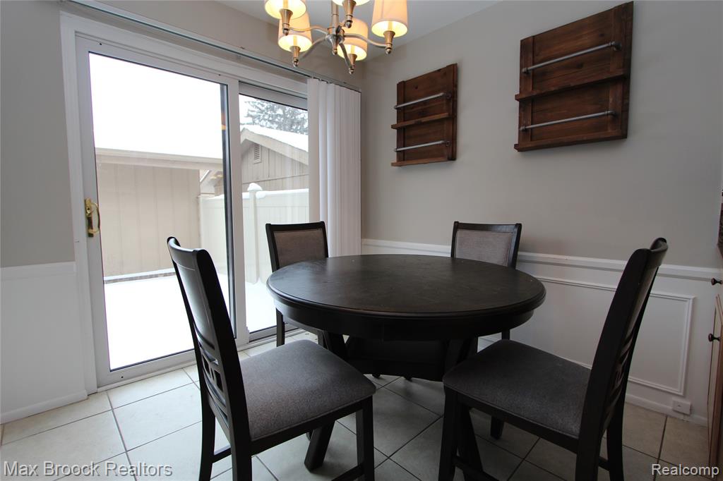 7338 Creek View Court, West Bloomfield, MI — Photo 12