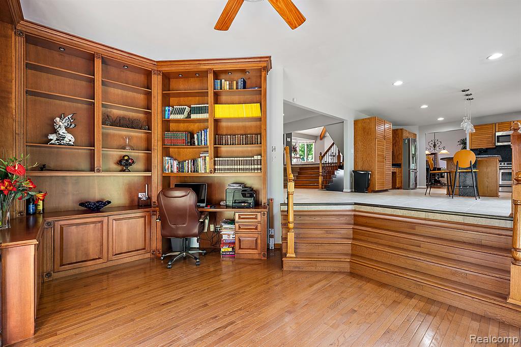 8398 ELKRUN Drive, Clarkston, MI 48348 — Photo 21