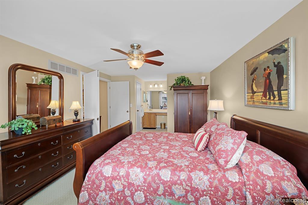 21226 W GLEN HAVEN Circle, Northville, MI 48167 — Photo 16