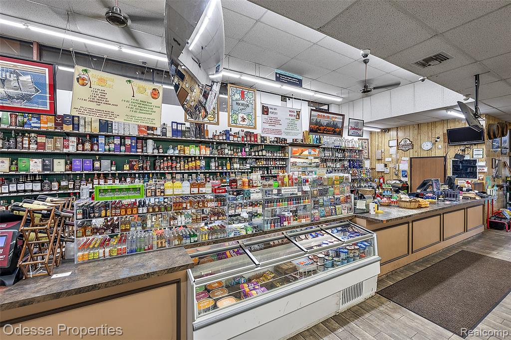 5625 18 MILE Road, Sterling Heights, MI 48314 — Photo 31
